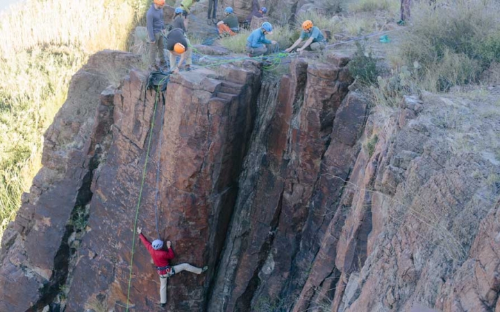 rock climbing class for teens